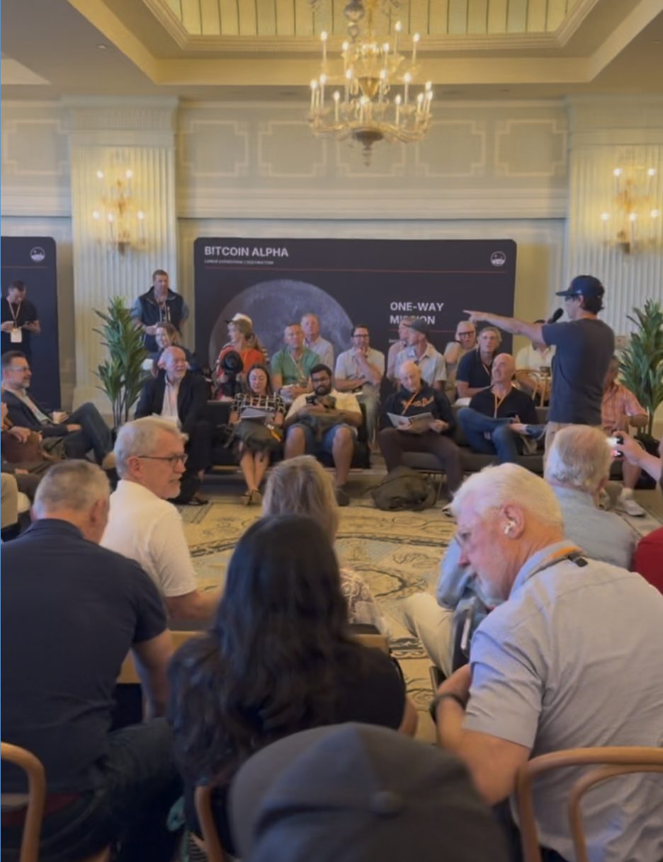 A packed session in Mission Control